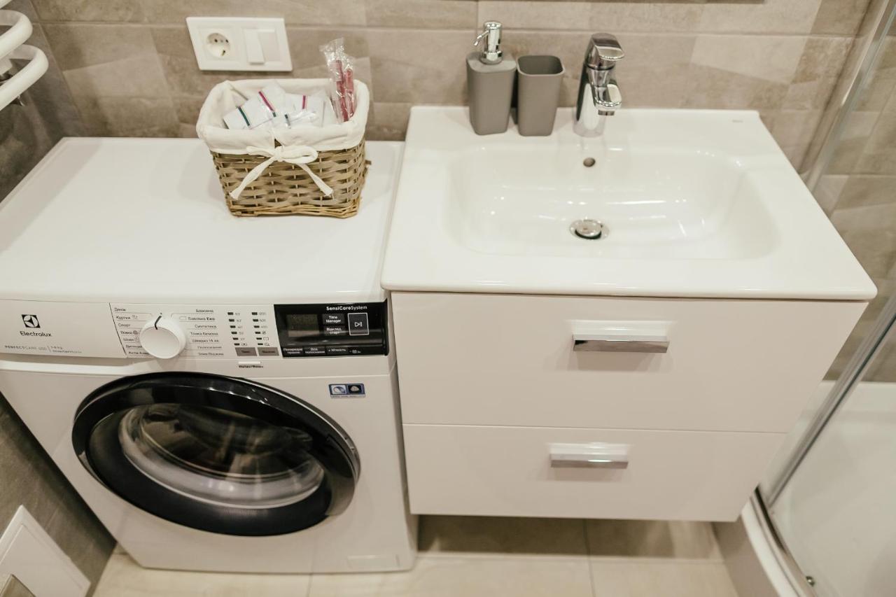 リヴィウLara Apartament 2アパートメント エクステリア 写真